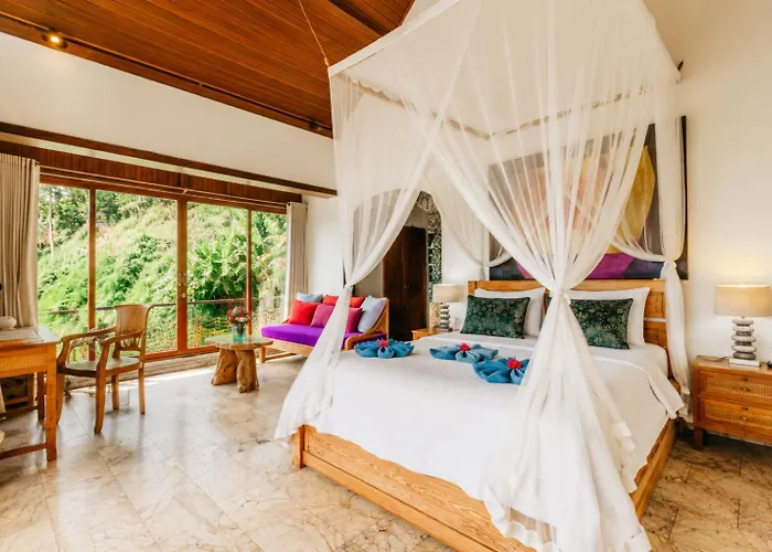 Hotel Yoga Retreat 9 Bedroom By River Song *