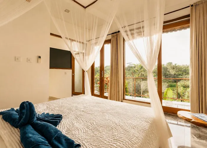Yoga Retreat 9 Bedroom By River Song Hotel