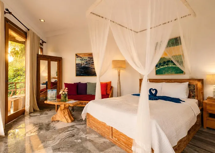 Yoga Retreat 9 Bedroom By River Song Hotel *