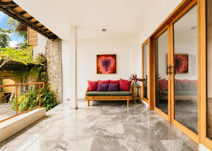 Yoga Retreat 9 Bedroom By River Song Hotel *