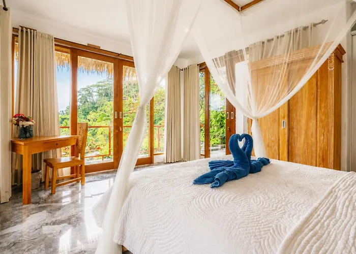 Hotel Yoga Retreat 9 Bedroom By River Song Ubud