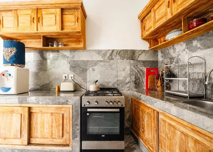 Yoga Retreat 9 Bedroom By River Song Hotel *