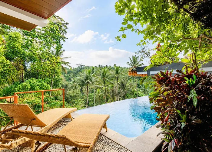 Hotel Yoga Retreat 9 Bedroom By River Song *